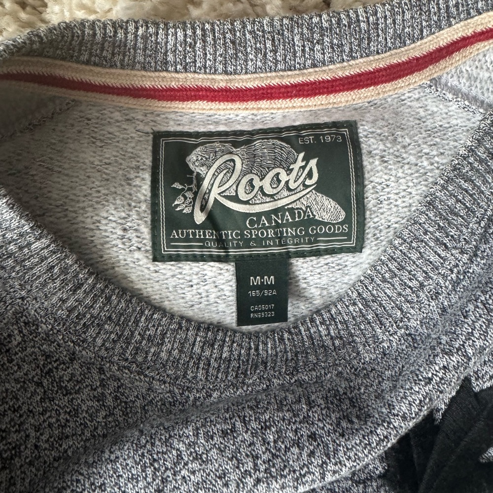 Roots Canada Gray Sweater Unisex - Picture 4 of 4